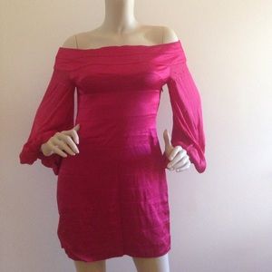 Bebe off shoulder dress Silk!